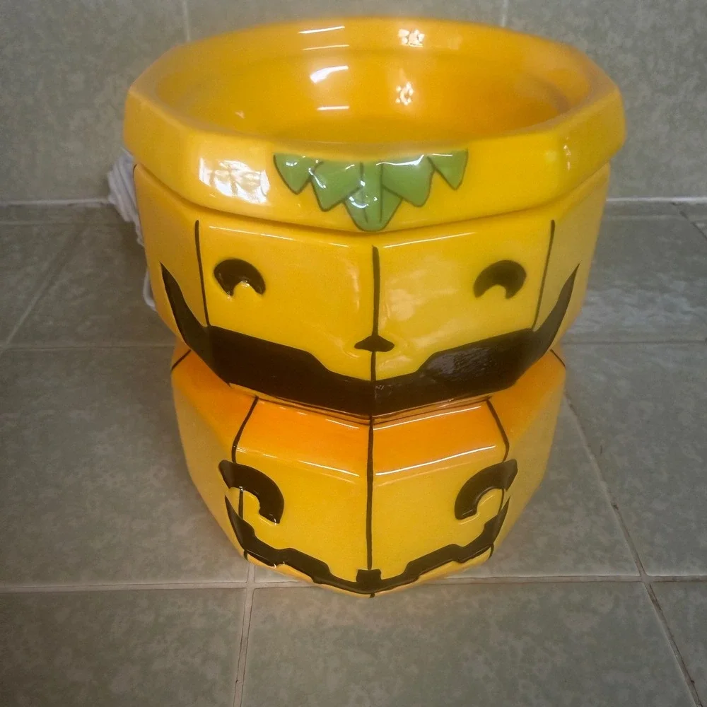 Halloween Forevermore Jack-O-Lantern Ceramic Wax Warmer Electric Pumpkin‎ P09A